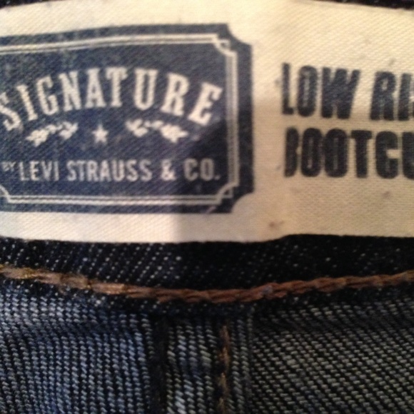 Levis Signature Size 4 Women bootcut 28 x 27 blue jeans stretch 5 pocket Western - Picture 8 of 8